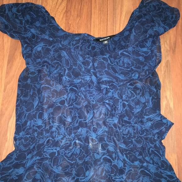 Express Ruffle Blouse - Picture 2 of 5